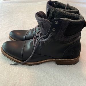 Men’s BullBoxer Size 12 Black leather cotton upper boots.